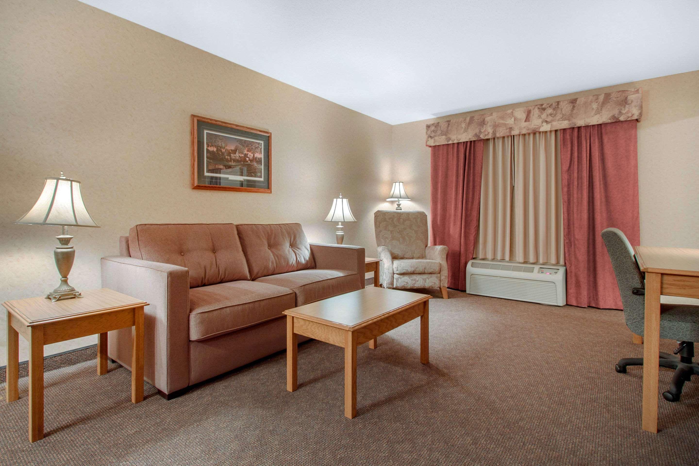 Norfolk Lodge & Suites, Ascend Hotel Collection Esterno foto